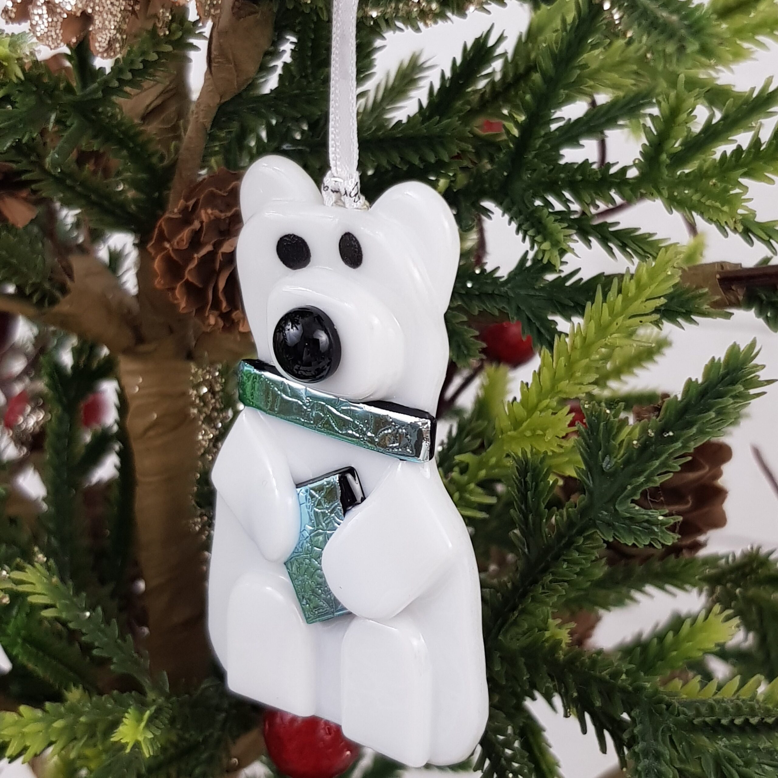 polar bear christmas tree decoration