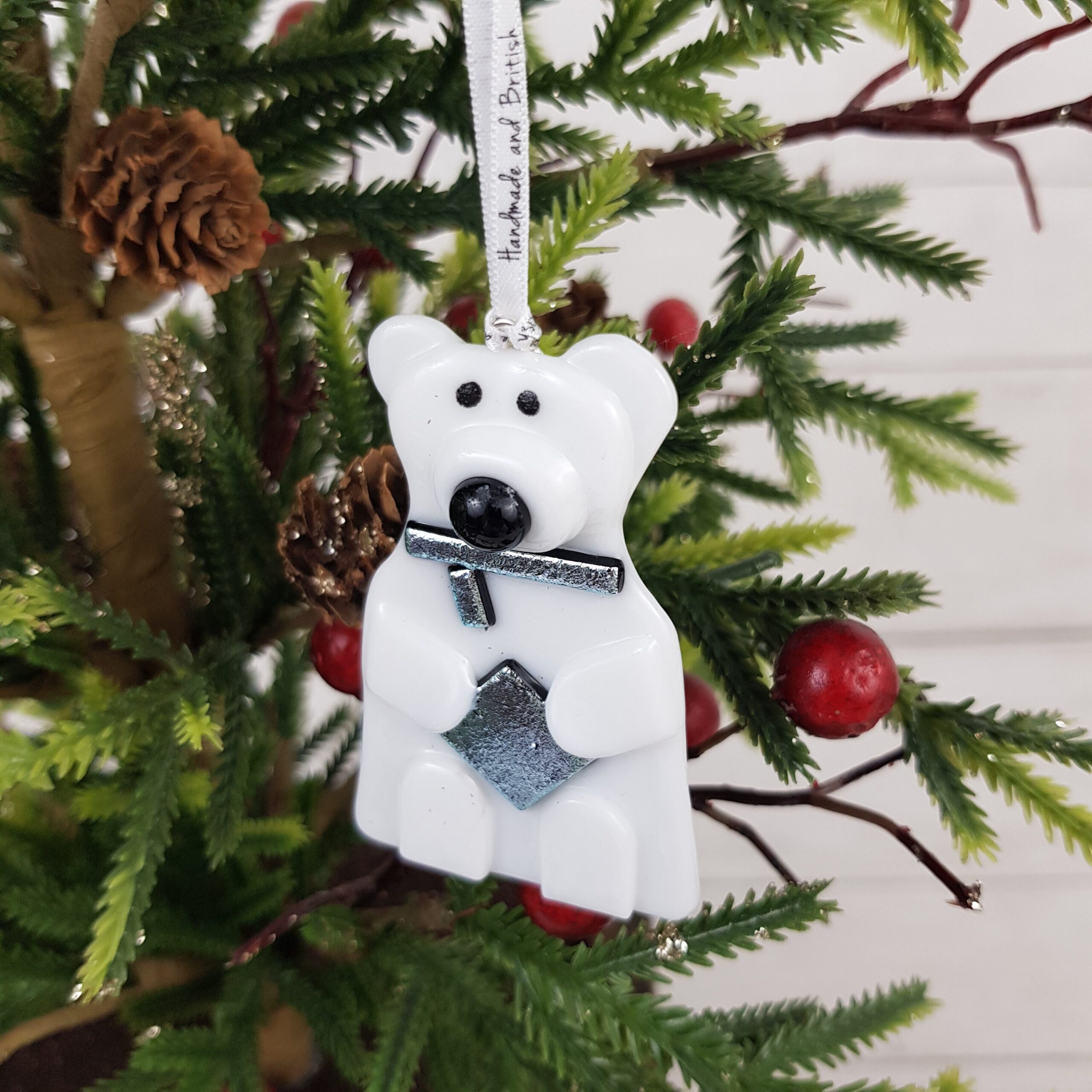 polar bear christmas tree decoration