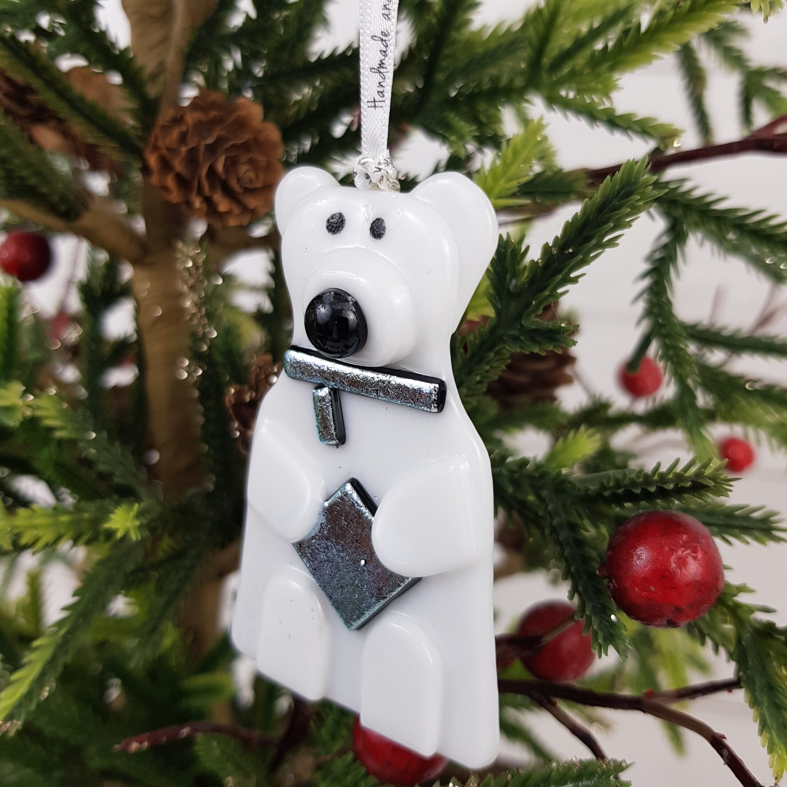 polar bear christmas tree decoration
