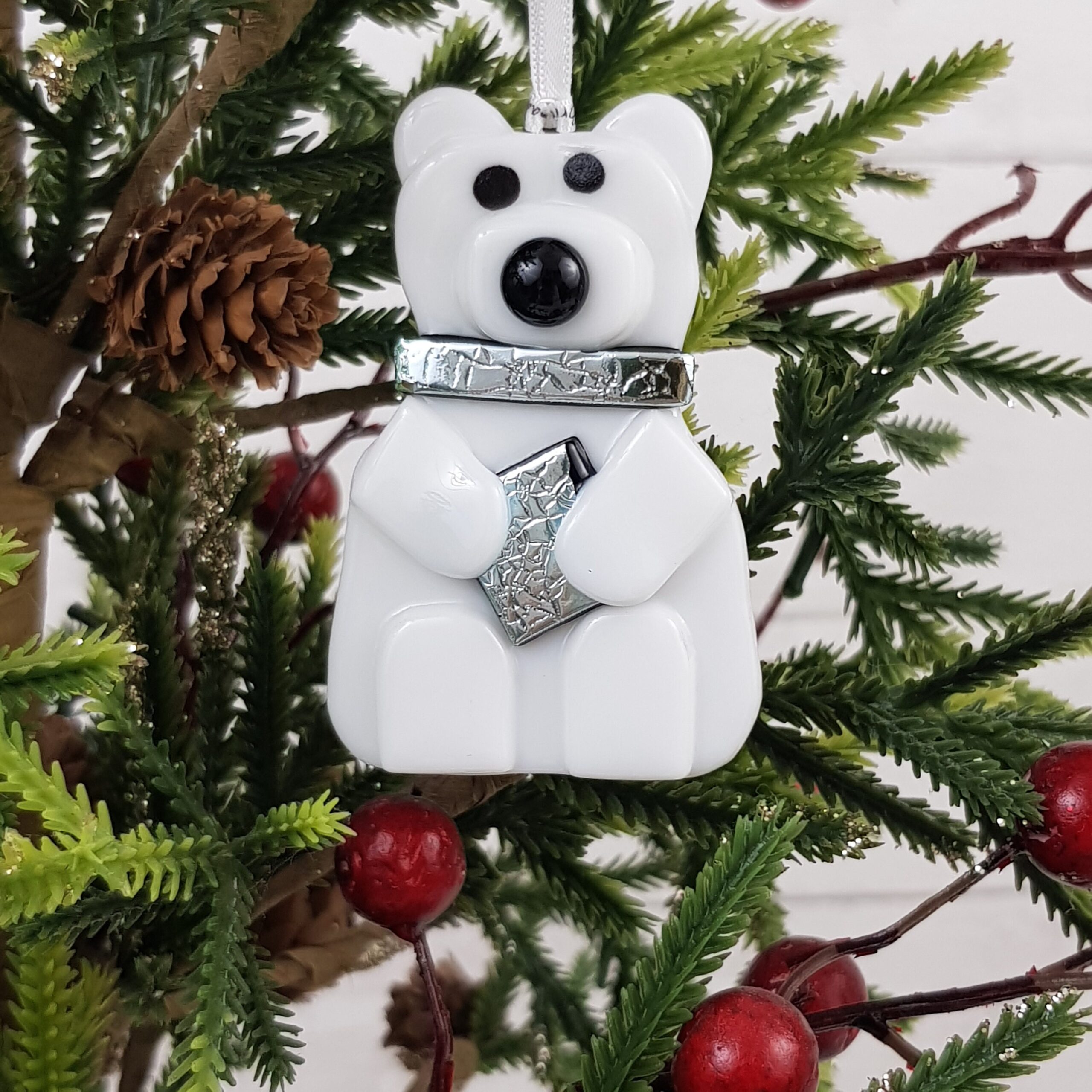 polar bear christmas tree decoration
